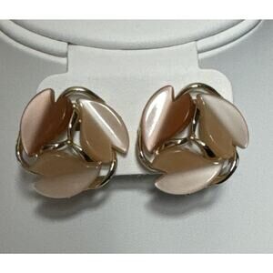 Vintage heart shaped nude colored clip on earrings
